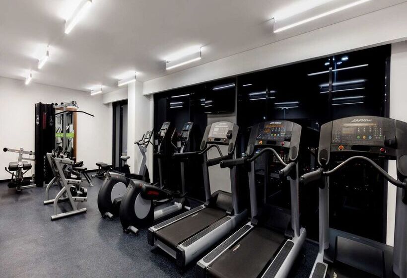 هتل Hampton Inn By Hilton Cancun Cumbres