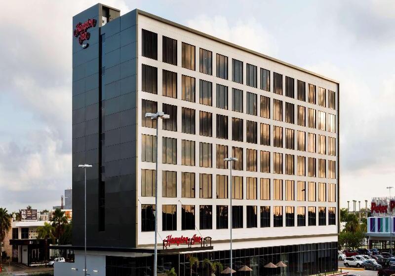 هتل Hampton Inn By Hilton Cancun Cumbres