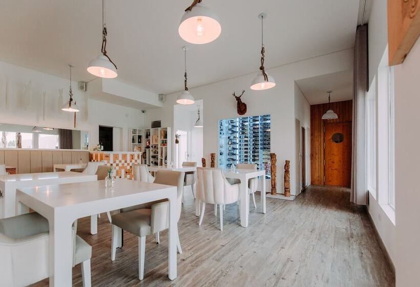 Отель Herdade Da Rocha Boutique Lodge