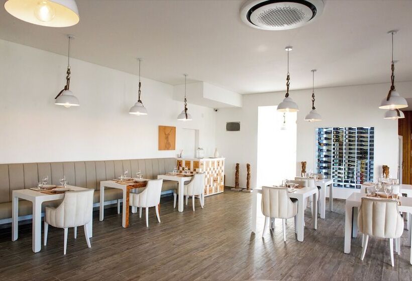 Отель Herdade Da Rocha Boutique Lodge