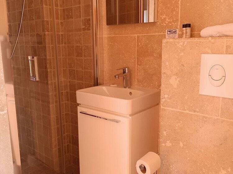 Отель Hôtel Les Calanques