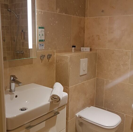 Отель Hôtel Les Calanques