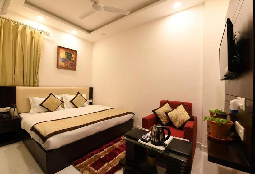 호텔 Madhav Muskan Residency