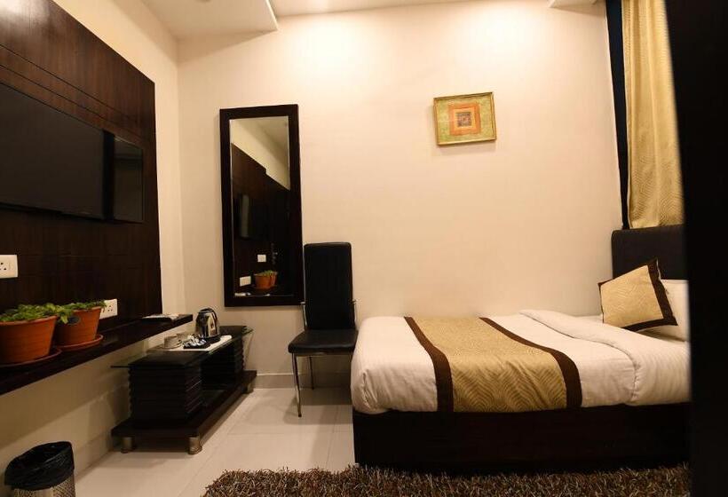 호텔 Madhav Muskan Residency