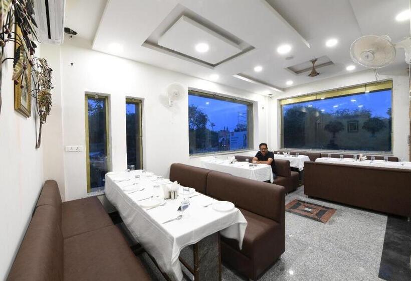 호텔 Madhav Muskan Residency