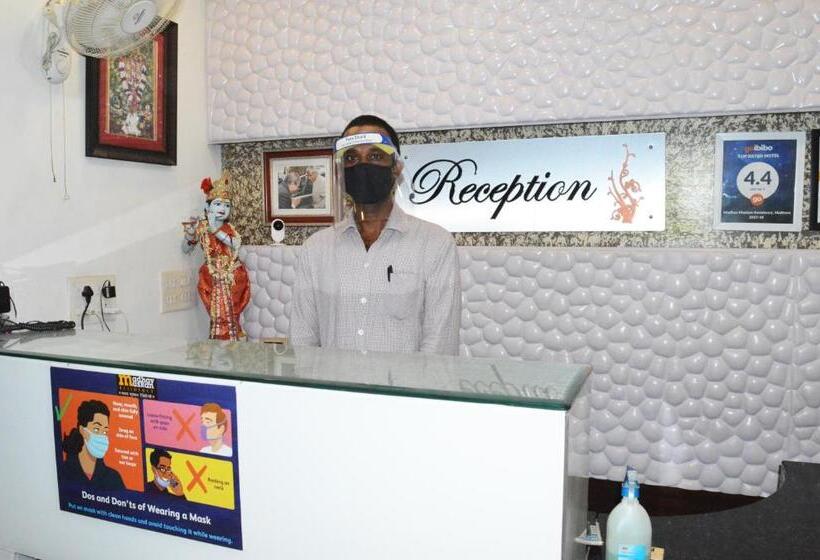 호텔 Madhav Muskan Residency