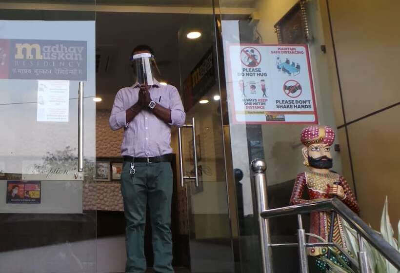 호텔 Madhav Muskan Residency