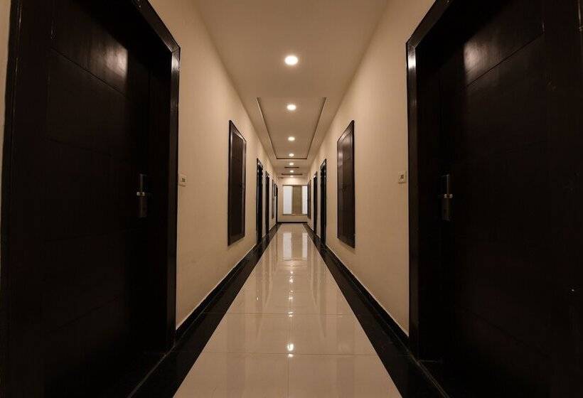 호텔 Madhav Muskan Residency