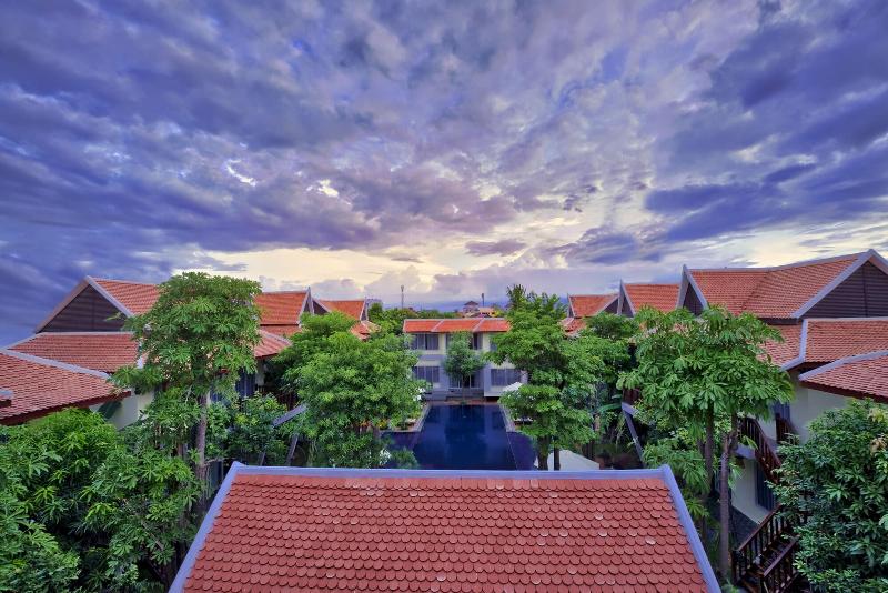 هتل Mane Village Suites