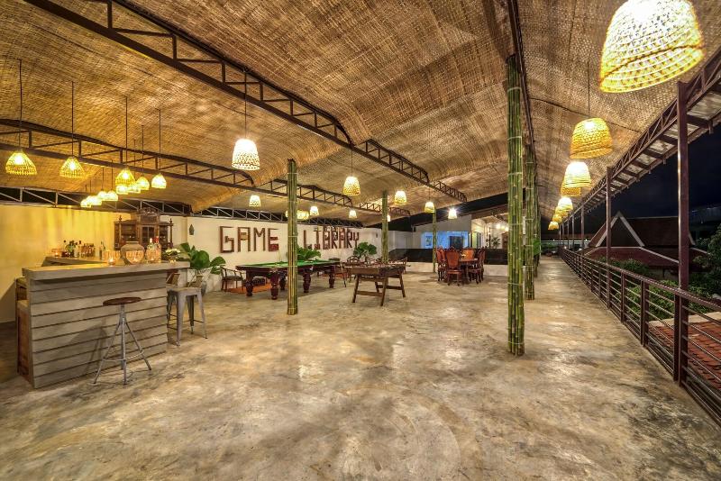 هتل Mane Village Suites