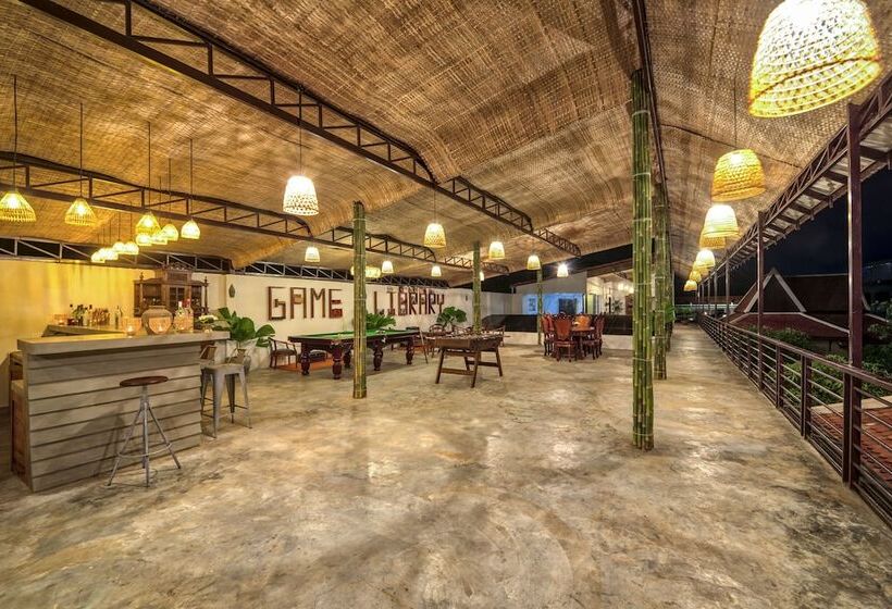 هتل Mane Village Suites