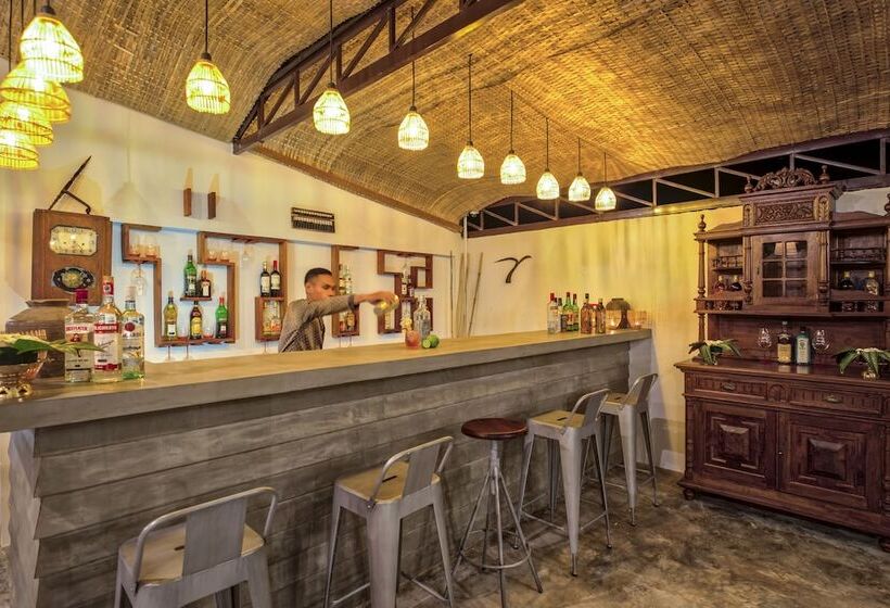 هتل Mane Village Suites