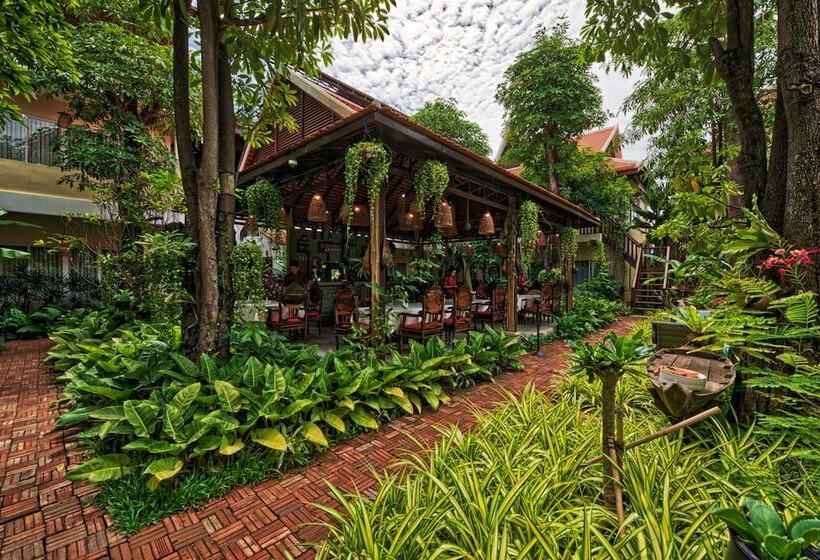 هتل Mane Village Suites