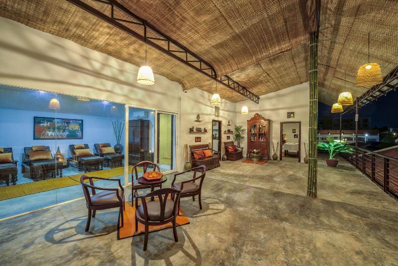 هتل Mane Village Suites