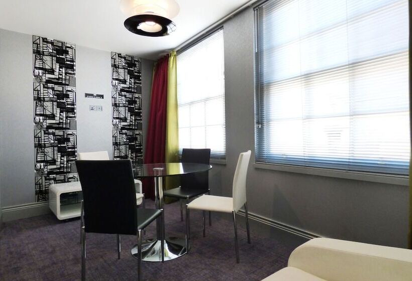 酒店 Me & Mrs Jones