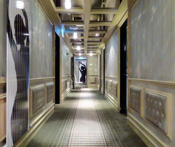 酒店 Me & Mrs Jones