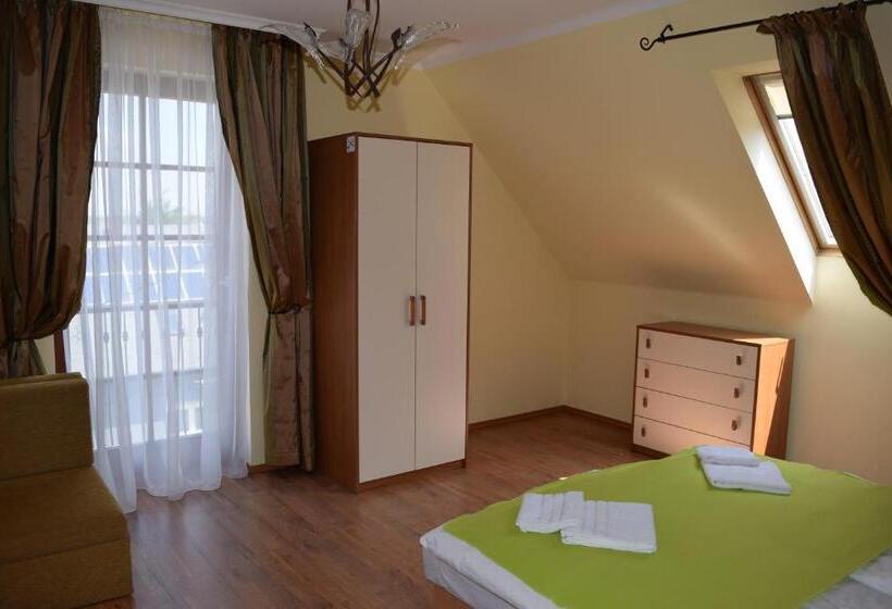 ホテル Natural Panzió