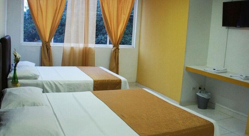 هتل Parque Del Perro