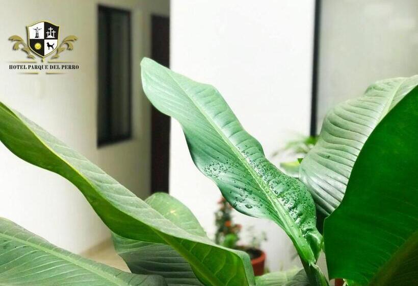 هتل Parque Del Perro