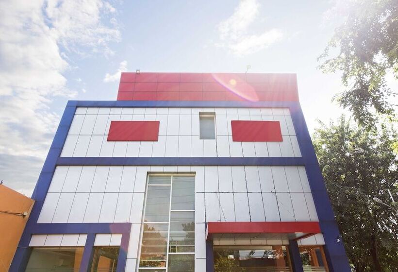 호텔 Reddoorz Plus @ Jalan Pemuda Jakarta