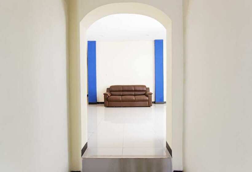 호텔 Reddoorz Plus @ Jalan Pemuda Jakarta