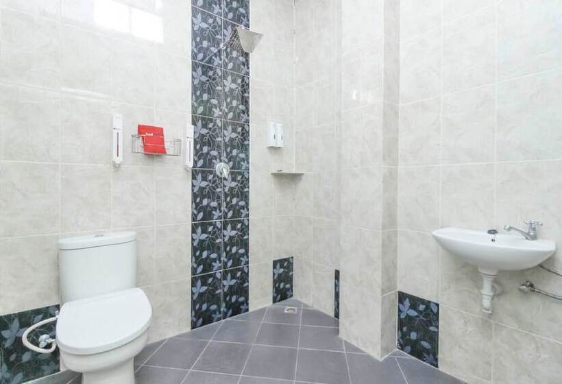 호텔 Reddoorz Plus @ Jalan Pemuda Jakarta