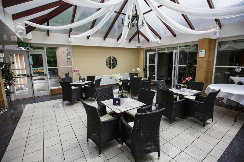 Shaw Hill Hotel Golf And Country Club