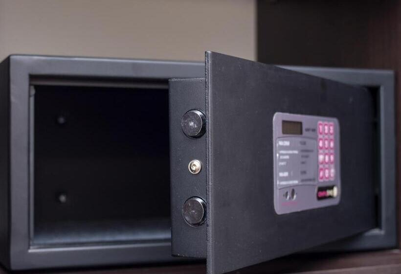 Отель & Spa Las Taguas