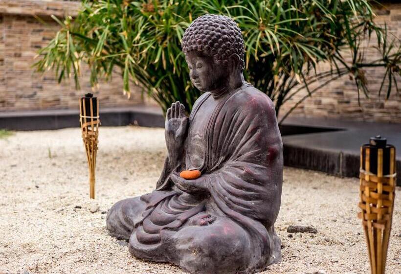 Отель & Spa Las Taguas