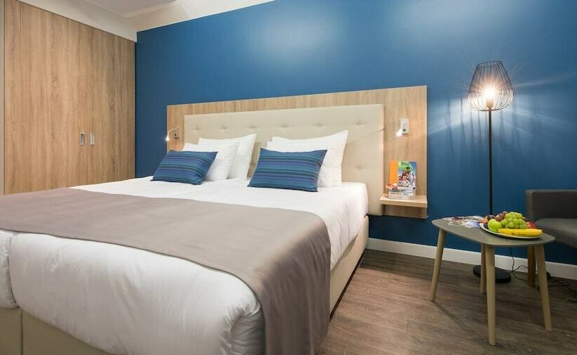 בית מלון כפרי Three Corners Lifestyle