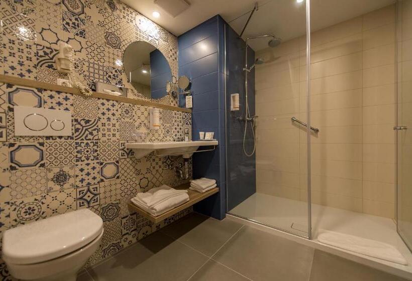 בית מלון כפרי Three Corners Lifestyle