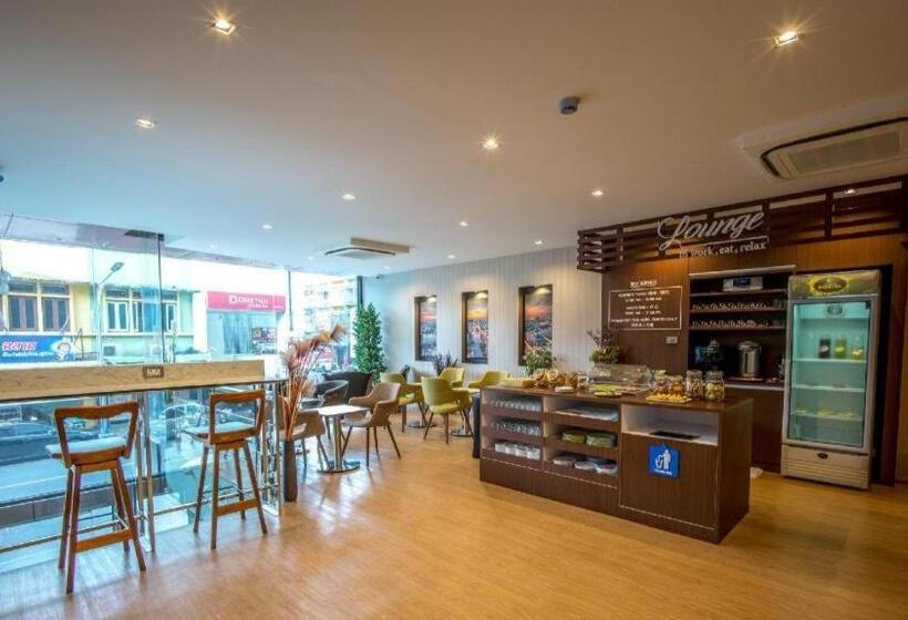 호텔 The Three Hat Yai