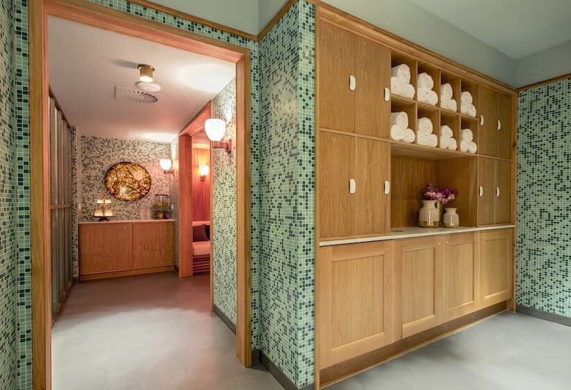 فندق The July   Twenty Eight