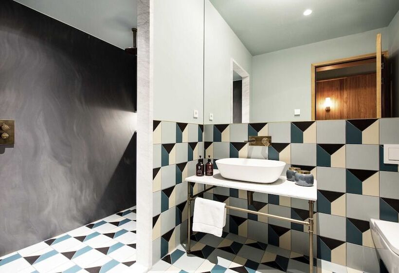 فندق The July   Twenty Eight