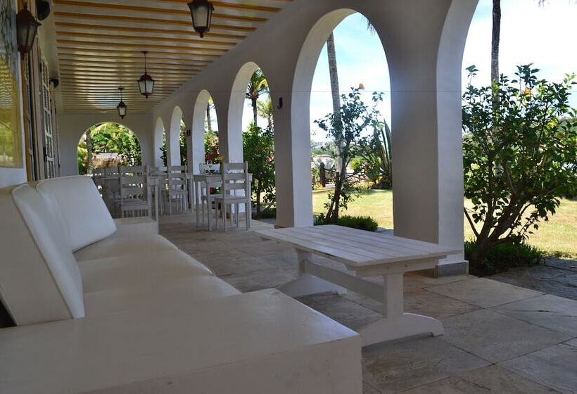 هتل Villa Raphael