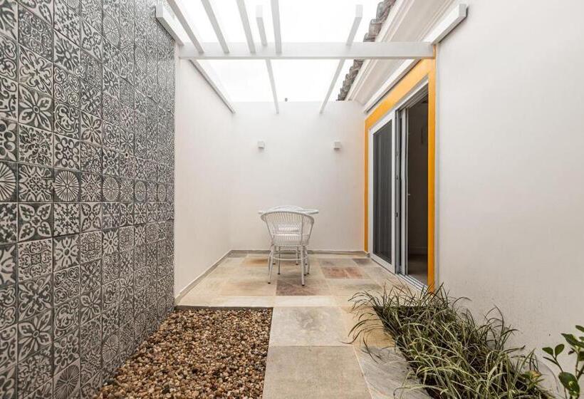 هتل Villa Raphael