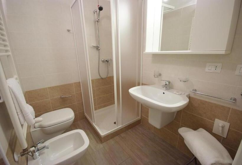 فندق Villaggio Delle Alpi