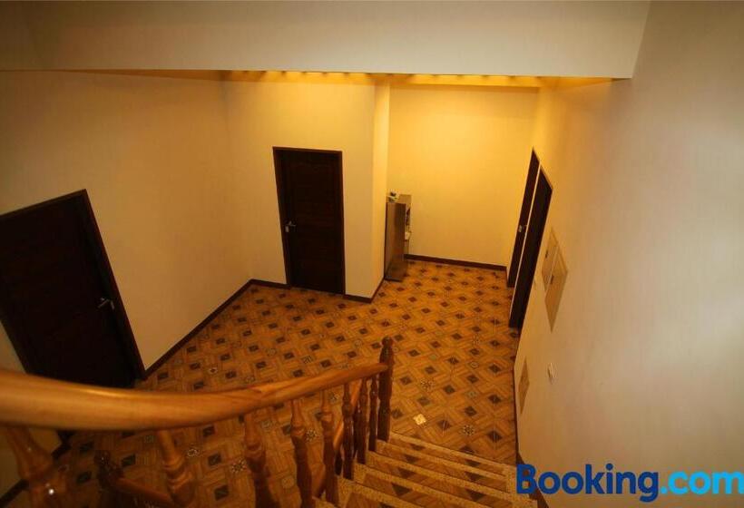 Lian Chinq Diving B&b