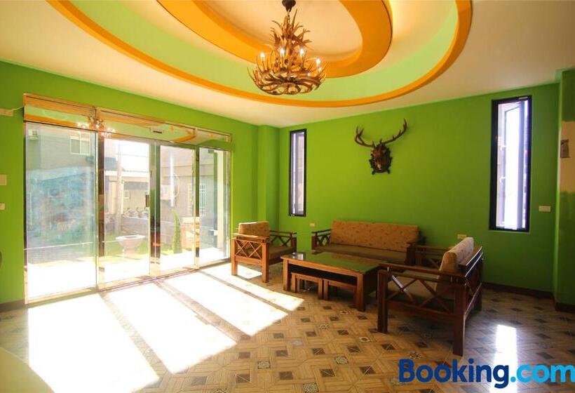 Lian Chinq Diving B&b