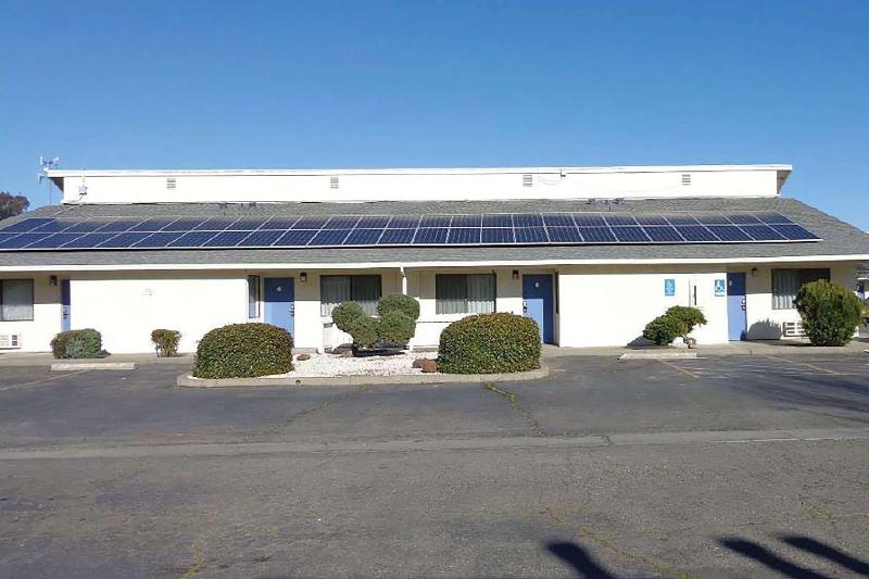 فندق على الطريق Super 8 By Wyndham Dunnigan