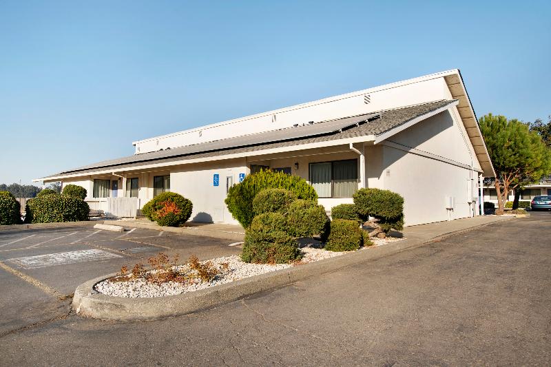 فندق على الطريق Super 8 By Wyndham Dunnigan