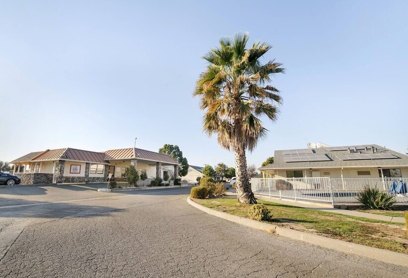 فندق على الطريق Super 8 By Wyndham Dunnigan