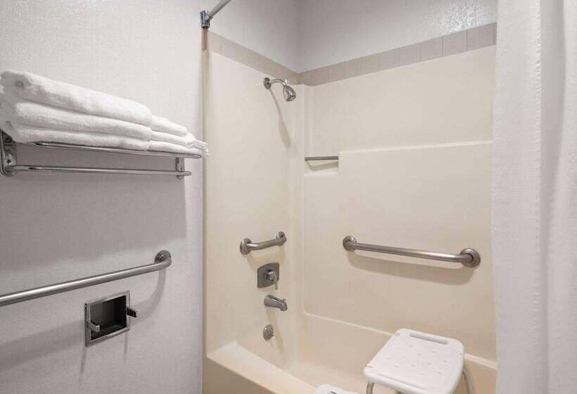 فندق على الطريق Super 8 By Wyndham Dunnigan