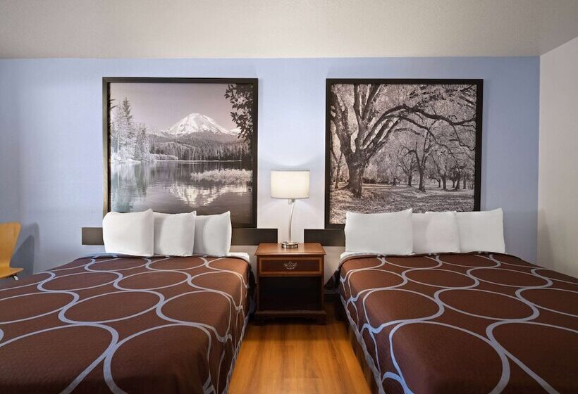 فندق على الطريق Super 8 By Wyndham Dunnigan