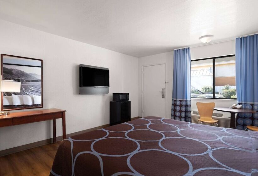 فندق على الطريق Super 8 By Wyndham Dunnigan