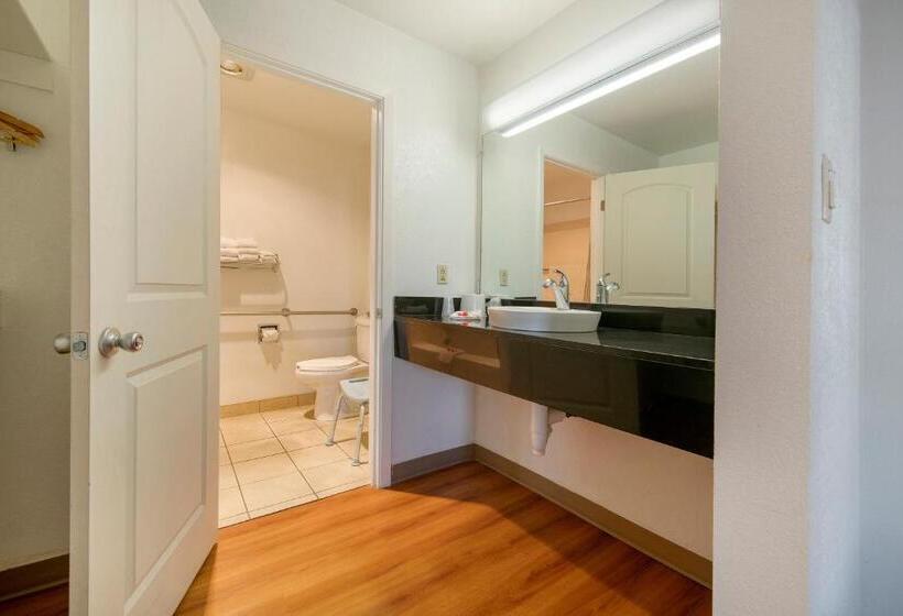 فندق على الطريق Super 8 By Wyndham Dunnigan