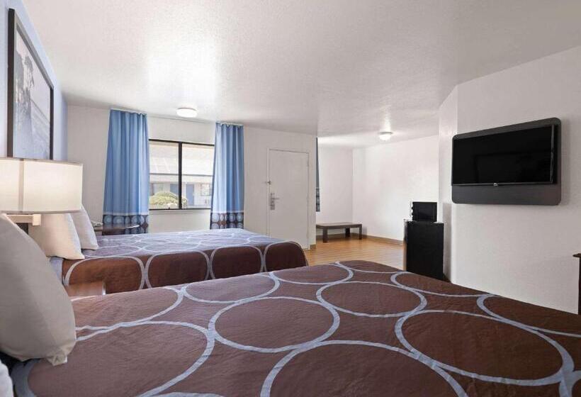 فندق على الطريق Super 8 By Wyndham Dunnigan