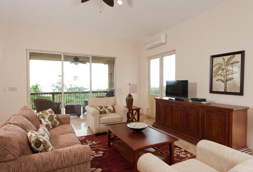 Red Frog Beach Island Resort