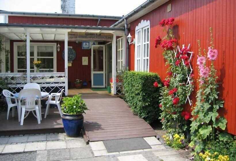 Rønne Vandrerhjem   Hostel