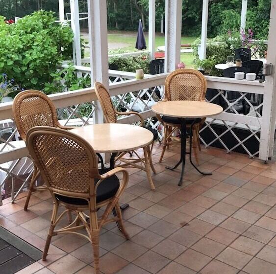 Rønne Vandrerhjem   Hostel